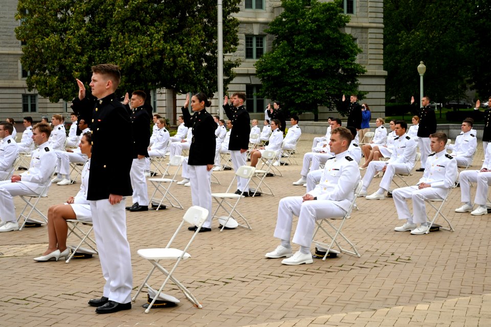 The United States Naval Academy holds the fifth swearing-in event for the Class of 2020 (49923297628)