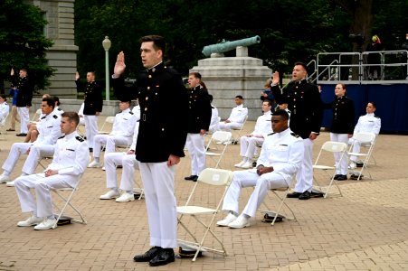 The United States Naval Academy holds the fifth swearing-in event for the Class of 2020 (49924123277)