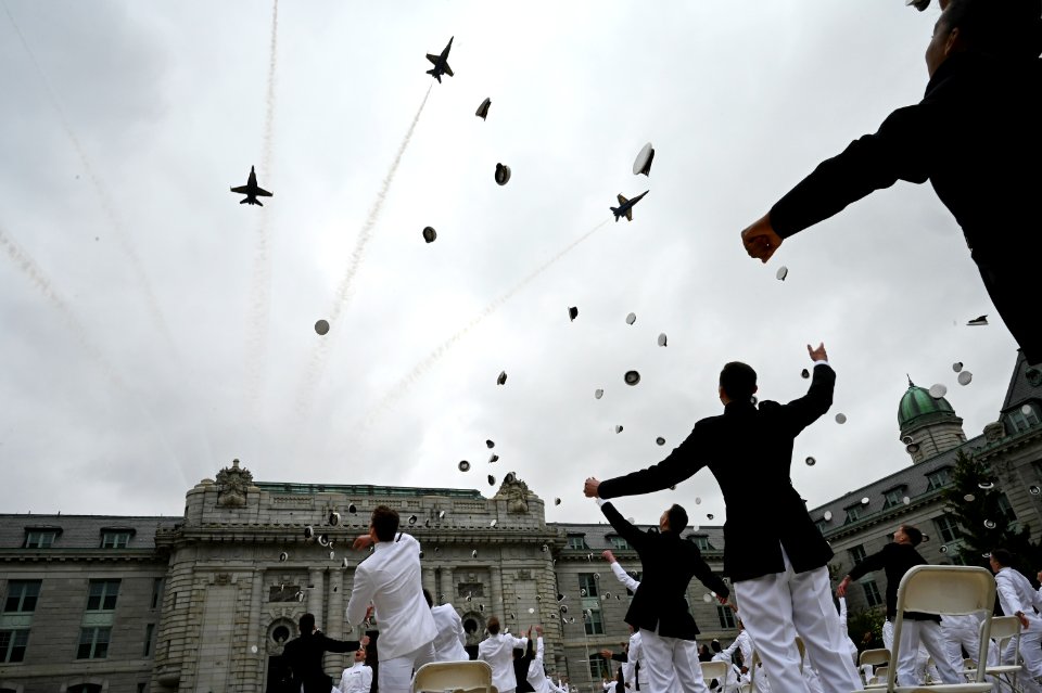 The United States Naval Academy holds the fifth swearing-in event for the Class of 2020 (49916609908)