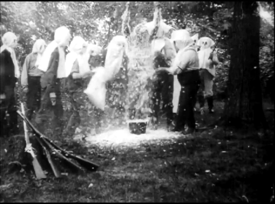 The White Caps (1905) screenshot 2