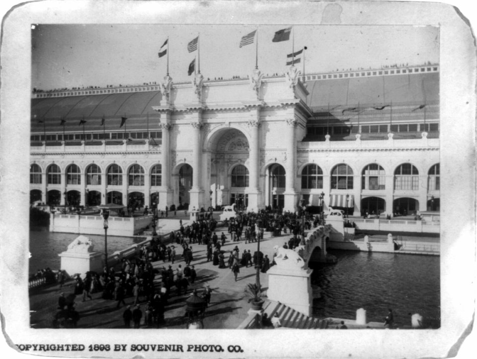 The World's Fair, East (i.e. west) entrance to Manufacturer's Building LCCN89711578