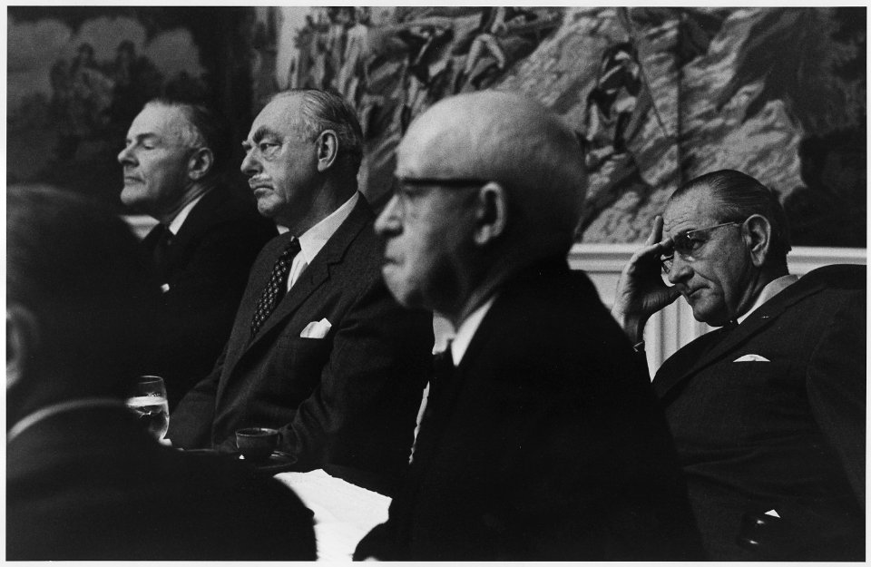 The Wise Men, Luncheon meeting - NARA - 192590