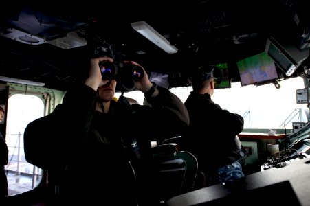 The XO keeps lookout aboard USS Bonhomme Richard. (8413081585)