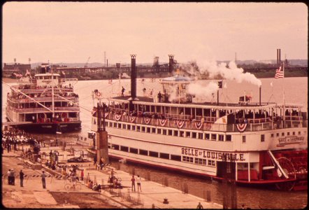 The-belle-of-louisville-docked-at-the-new-louisville-waterfront-on-the-ohio-river-may-1972 7651264508 o