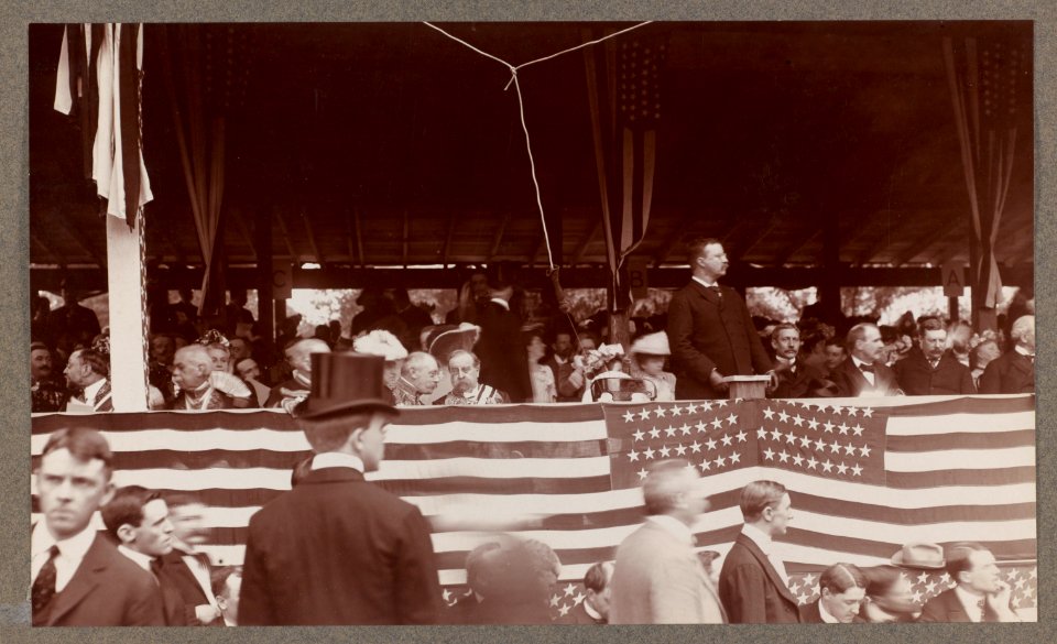 Theodore Roosevelt giving address - Rochambeau ceremonies no. 1 LCCN2013650561