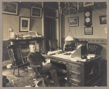 Theodore Roosevelt in office LCCN2009631544