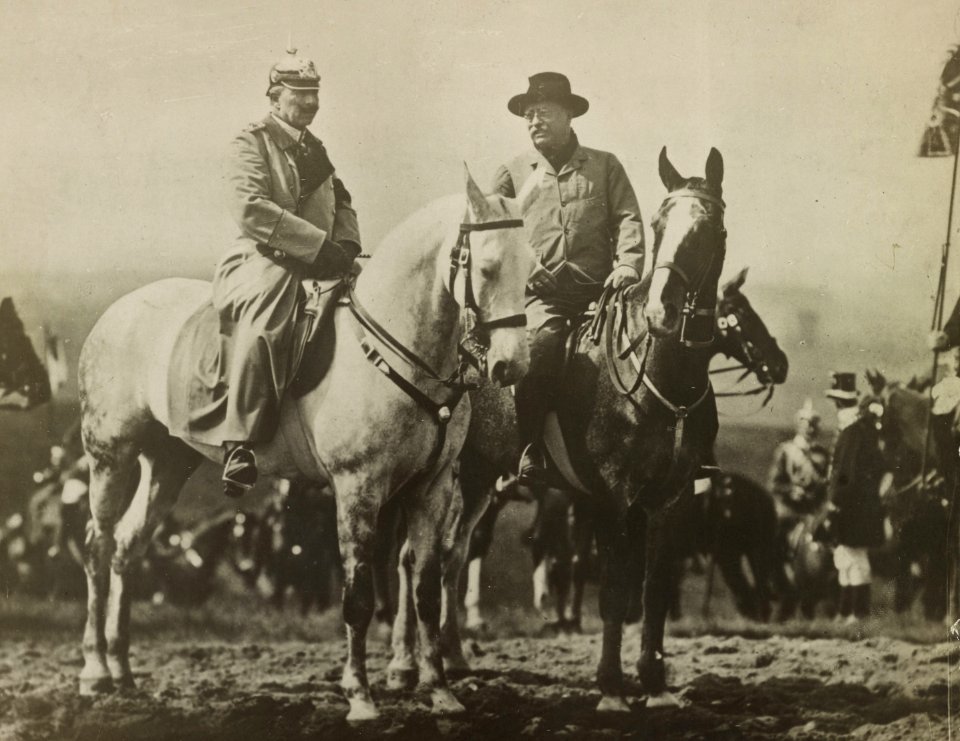 Theodore Roosevelt riding on horseback with Kaiser Wilhelm II LCCN2013650883 (cropped)