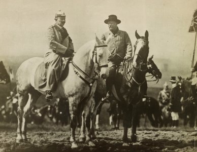 Theodore Roosevelt riding on horseback with Kaiser Wilhelm II LCCN2013650883 (cropped)
