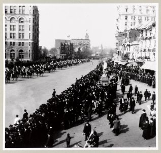 Theodore Roosevelt's inauguration parade in Washington, D.C. LCCN2013651075