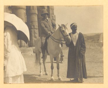 Theodore Roosevelt, full-length portrait, on horseback, facing front, at Luxor, Egypt LCCN95504420