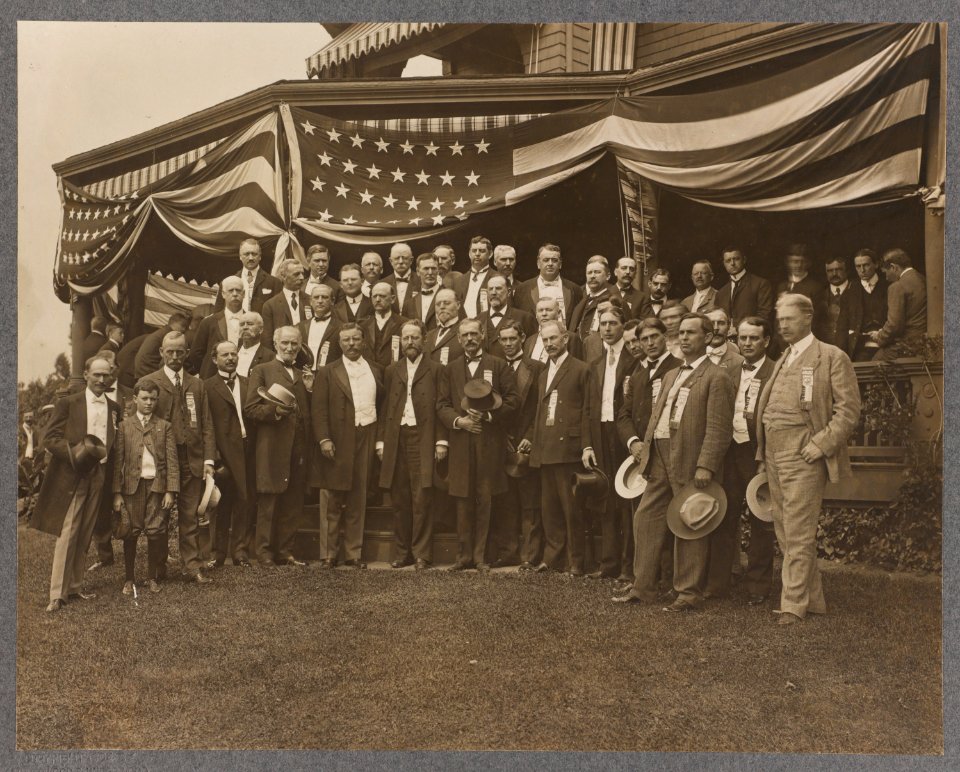 Theodore Roosevelt, Joseph Cannon, members of the Republican Nomination Committee, and guests in front of Sagamore Hill, Oyster Bay, N.Y. LCCN2013651211
