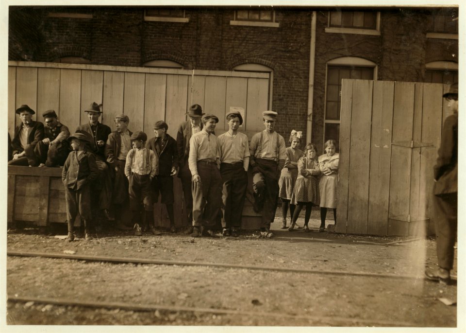 These are all workers in Richmond Hosiery Mills. (See report). LOC nclc.01981