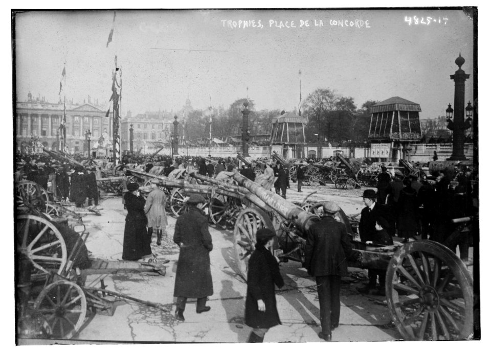 Trophies, Place de la Concorde LCCN2014708371