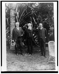 Thomas Edison, John Burroughs, and Henry Ford, full-length portrait, standing, facing front, at Edison's home in Ft. Myers, Florida LCCN2002706891