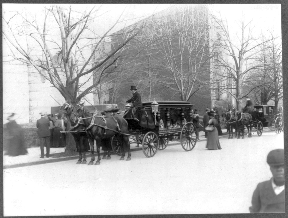 Thomas DeWitt Talmadge, hearse parked in front of church during funeral services LCCN2016646379