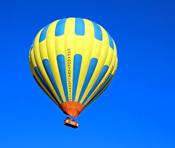Scenic flight large basket tourism