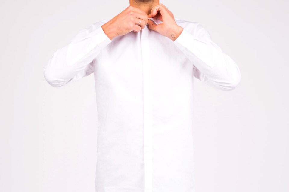 Grooming sleeve buttons