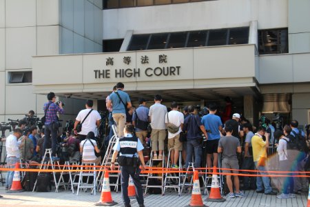 香港兩本土議員被高院裁定取消資格 03