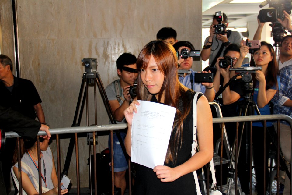 香港兩本土議員被高院裁定取消資格 02