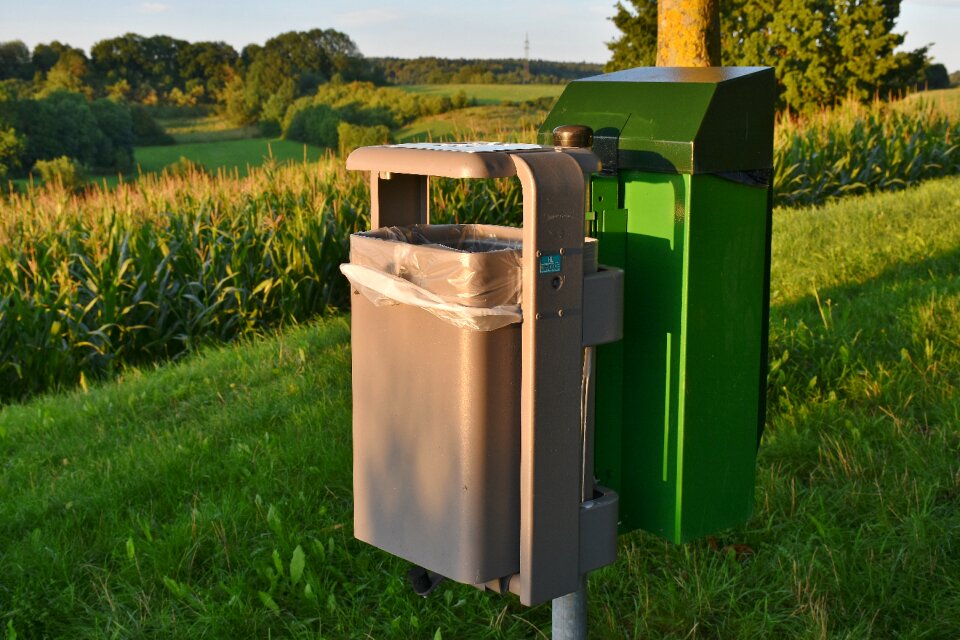 Recycle bin garbage waste disposal