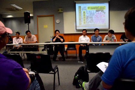 香港多個民間團體、學者及大專學生在記者會上宣布「社區公民約章運動」詳情