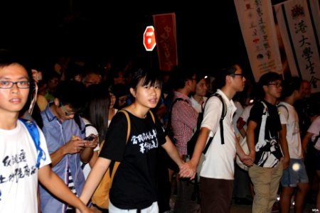 香港學聯四千人抗命遊行夜圍禮賓府 (14)