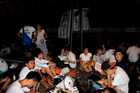 香港學聯四千人抗命遊行夜圍禮賓府 (6)