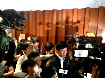 香港本土議員宣誓風波上演政治對決大戲 06
