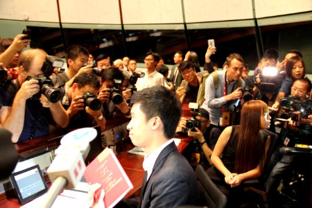 香港本土議員宣誓風波上演政治對決大戲 15