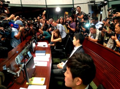 香港本土議員宣誓風波上演政治對決大戲 29