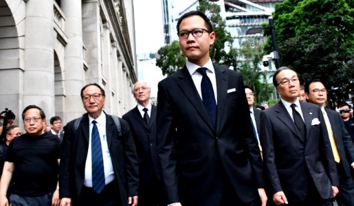 香港法律界3千人黑衣遊行5