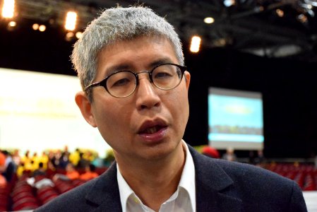 香港特首選委會選舉 民主派奪325席 02