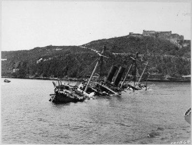 Wreck of the Spanish Reina Mercedes, Santiago, Cuba., ca. 1898 - NARA - 531117