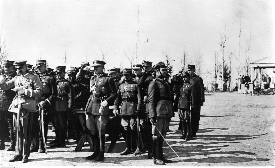 Wręczenie sztandaru 77 Pułkowi Piechoty w Nowowilejce (22-277-1)
