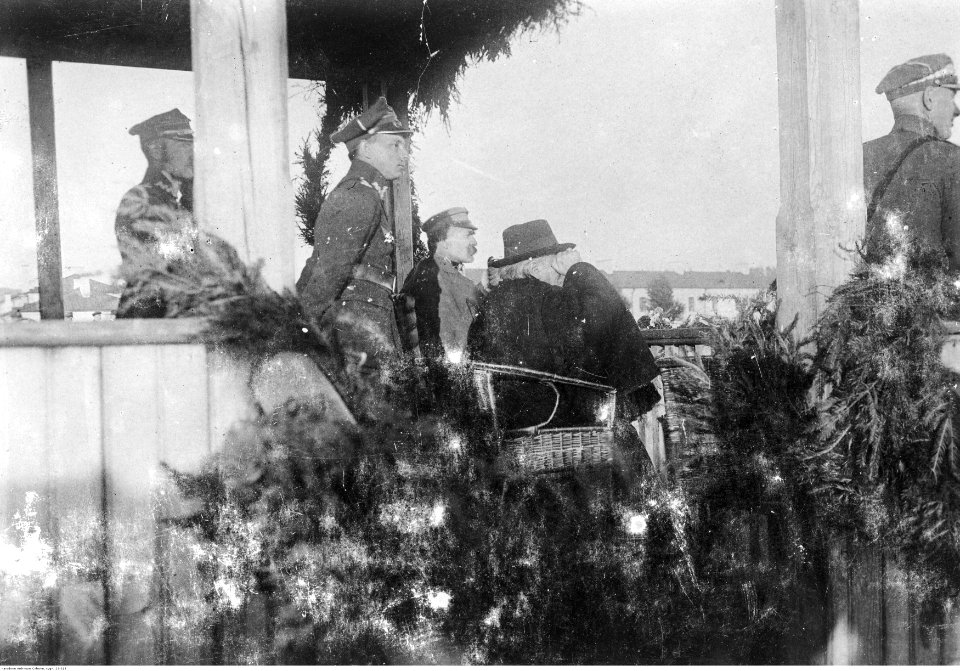 Wyścigi konne w Warszawie (22-316)