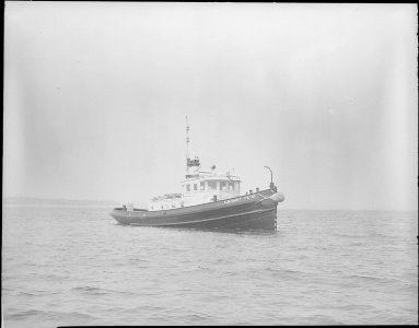 YT161. Harbor tug. Starboard bow, 05-20-1941 - NARA - 513039