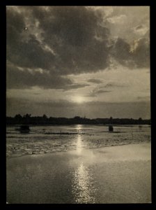 Zachod slonca nad jeziorem Druzno pod Elblagiem 1948 (66045631)
