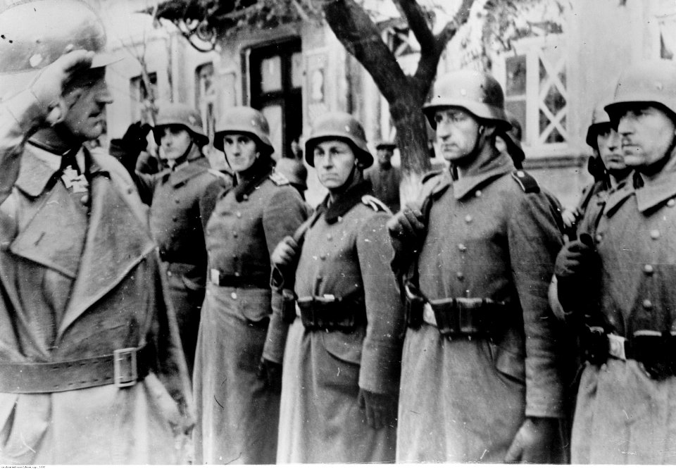 Zdobycie przez wojska niemieckie miasta Kercz (2-830)
