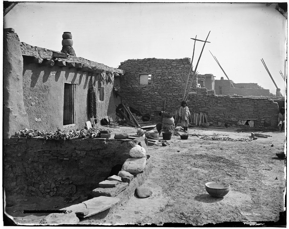 Zuni Pueblo - NARA - 523782