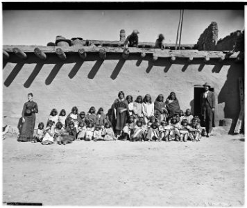 Zuni school children - NARA - 523765