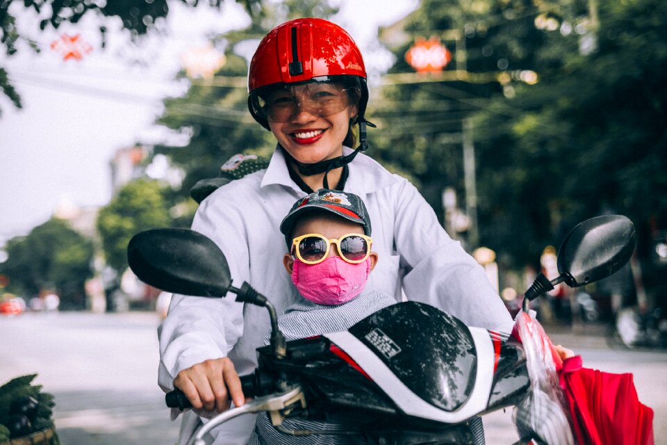 Motorcycle helmet eyeglasses