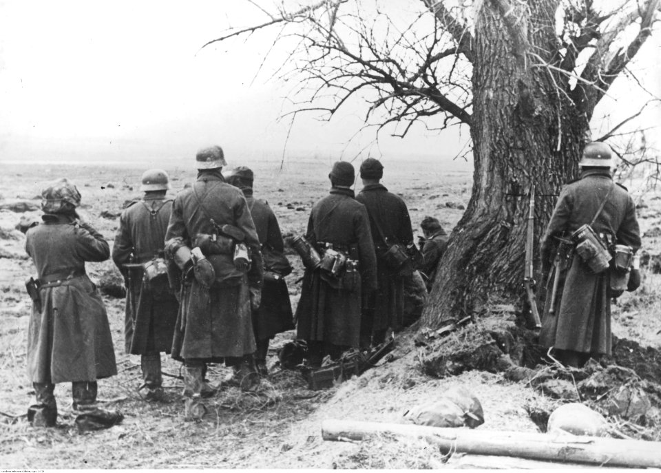 Żołnierze niemieccy pod Charkowem (2-726)