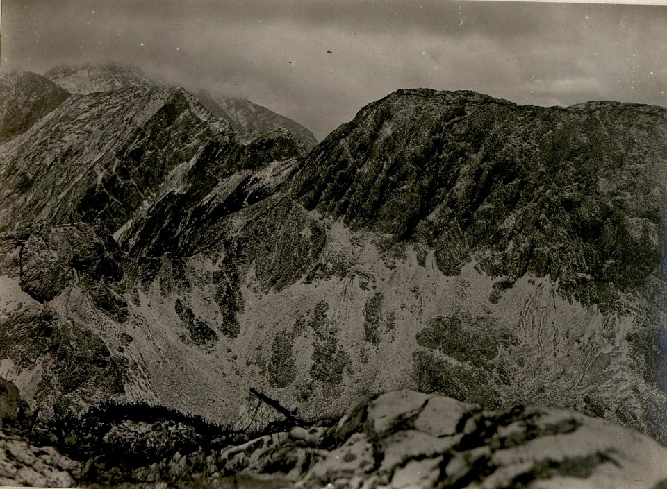 ¤ 1776 mit Vrsičbrücke und Vrata-Vrsičkamm vom Lipnik. (13-X.1917.) (BildID 15802834)