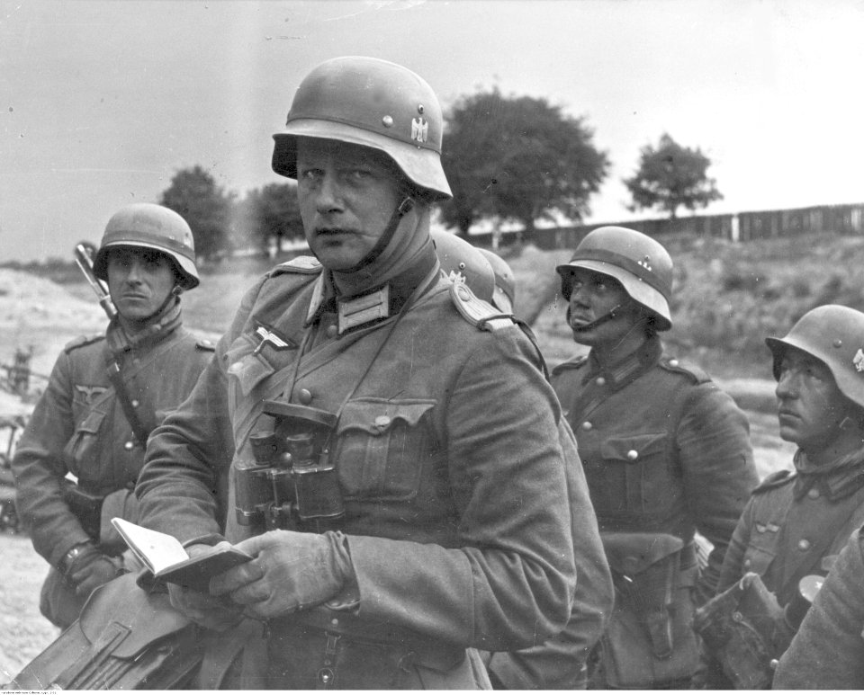 Żołnierze niemieccy podczas walk o Warszawę (2-31)