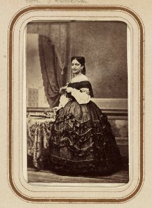 Ángela Peralta, full-length portrait, standing, facing front LCCN2005692469