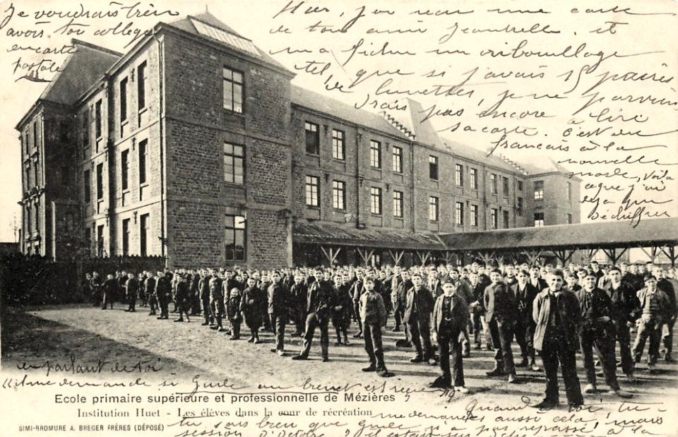École Primaire supérieure et professionnelle de Mézières (Ardennes), cour de récréation