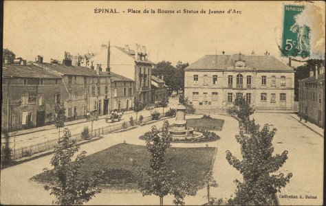 Épinal, Place de la Bourse et Statue de Jeanne d'Arc CP 0394 PR