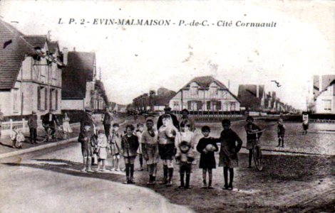Évin-Malmaison - Cités de la fosse n° 8 - 8 bis des mines de Dourges (A)