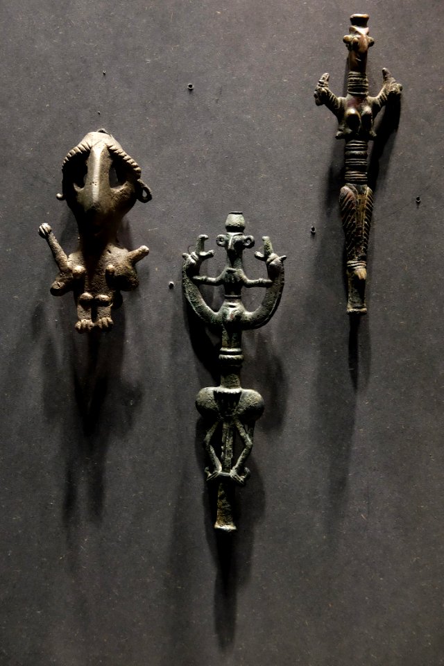 Étendards ou idoles en bronze du Luristan - XIII - VII siecle av JC