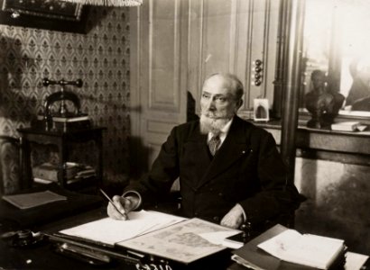 Émile Basly 1A1182101 283348LVI004 (15232341958) (cropped)